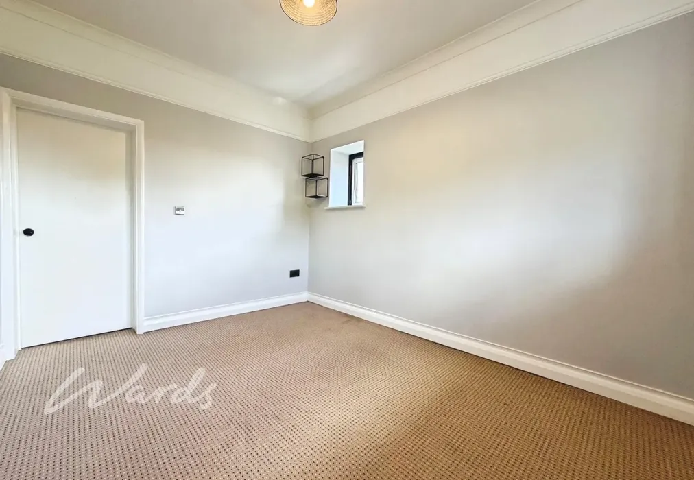 Bedroom - London Road Farningham DA4 - Wards of Kent