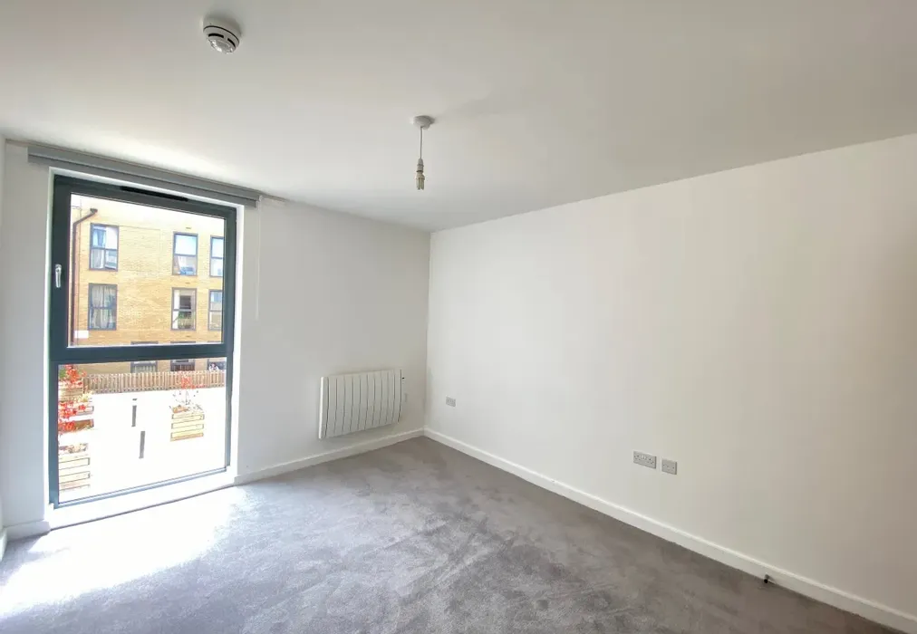 Bedroom 1 - Upper Stone Street Maidstone ME15 - Wards of Kent