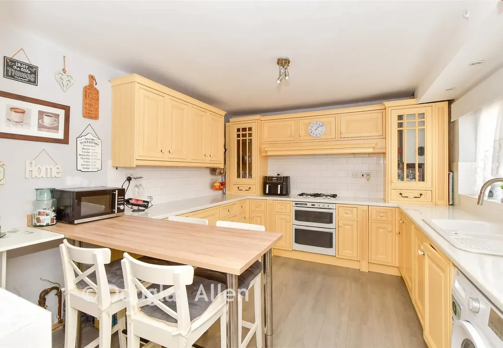 Kitchen - Longmead, Pitsea, Basildon, Essex - Wards of Kent
