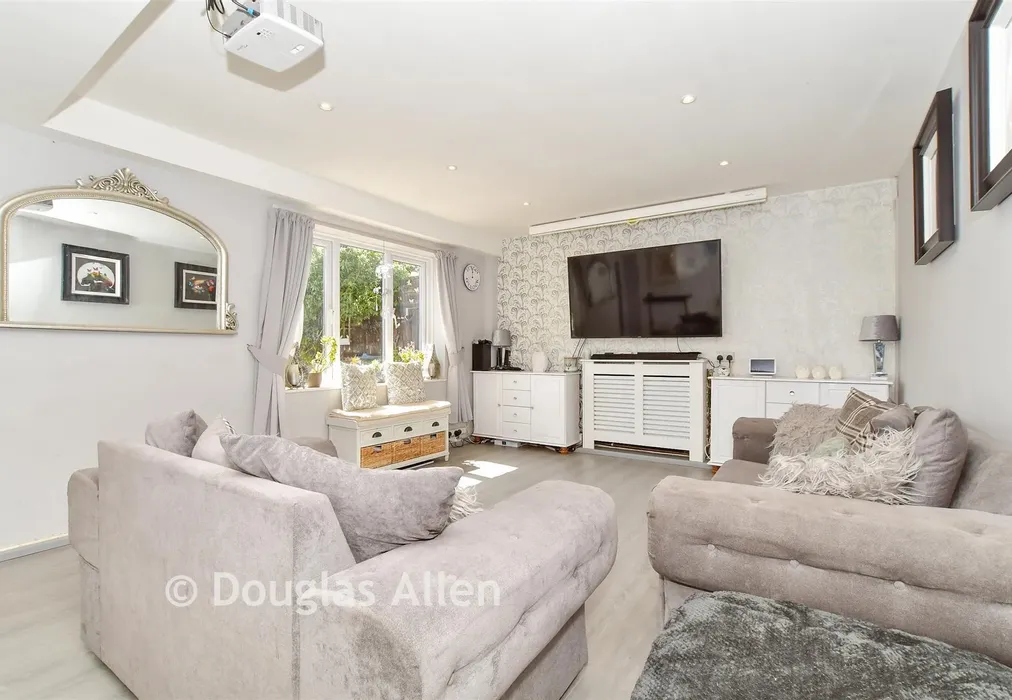 Lounge/Diner - Longmead, Pitsea, Basildon, Essex - Wards of Kent