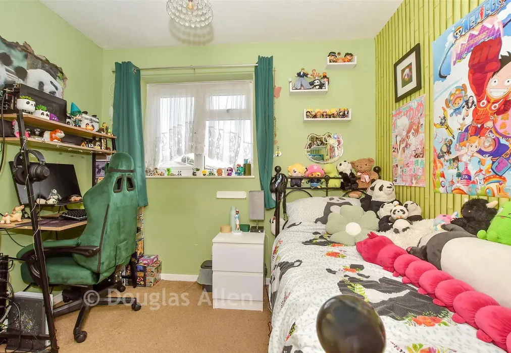 Bedroom 3 - Longmead, Pitsea, Basildon, Essex - Wards of Kent