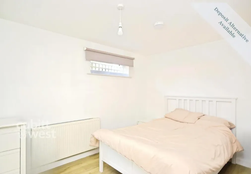 Bedroom - Monson Road Redhill RH1 - Wards of Kent
