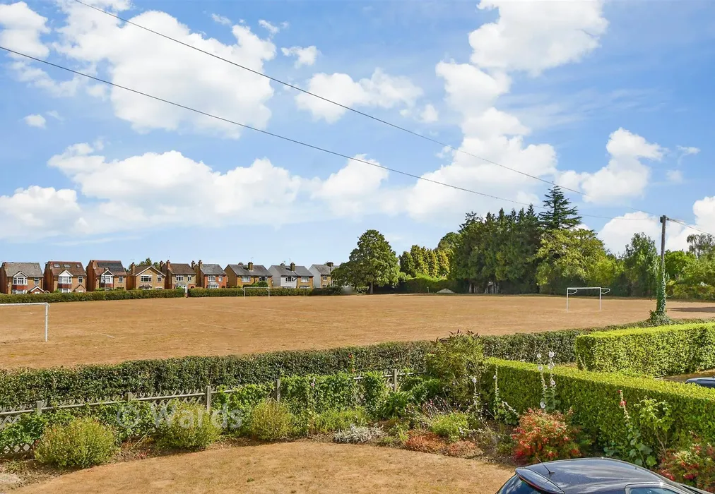 Views To Front - Walnut Tree Lane, Maidstone, Kent - Wards of Kent