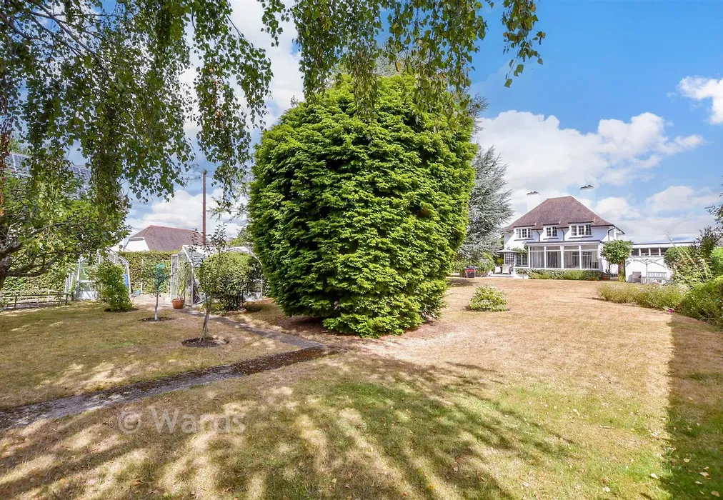 Rear Garden - Walnut Tree Lane, Maidstone, Kent - Wards of Kent