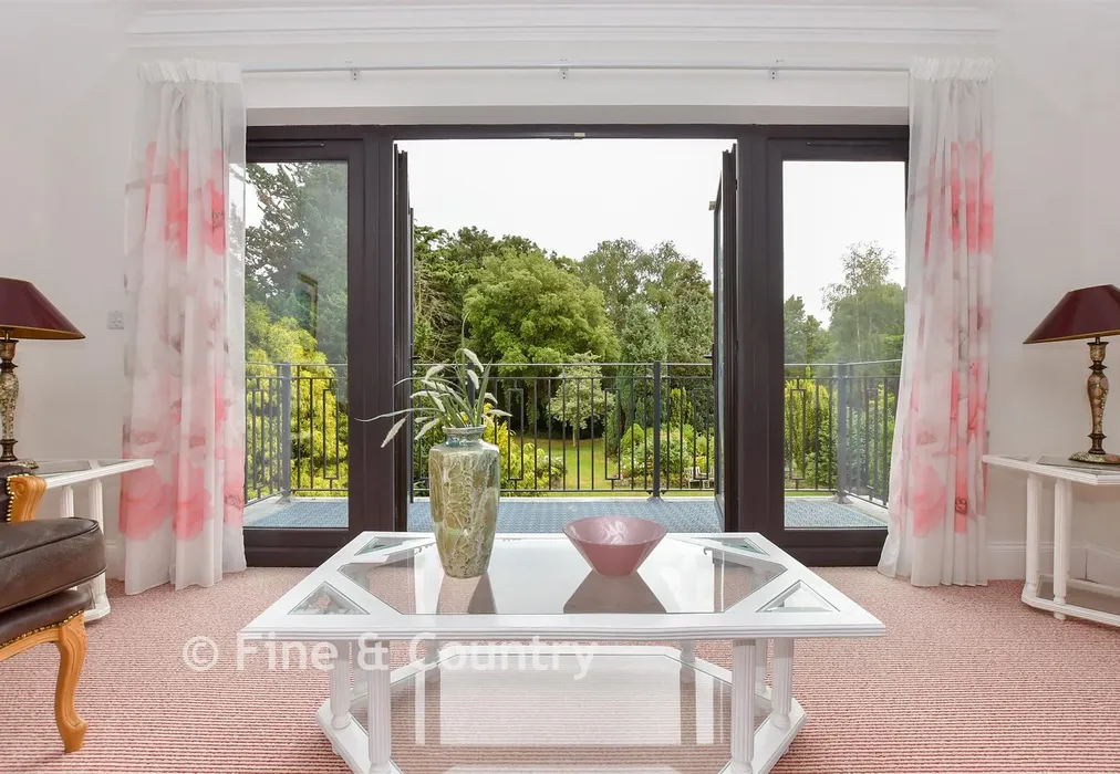 Internal Lifestyle Photograph - Hull Place, Sholden, Deal, Kent - Wards of Kent