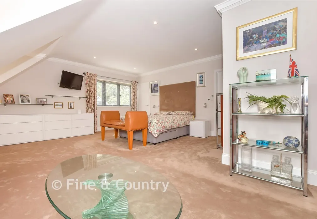 Bedroom 2 - Hull Place, Sholden, Deal, Kent - Wards of Kent