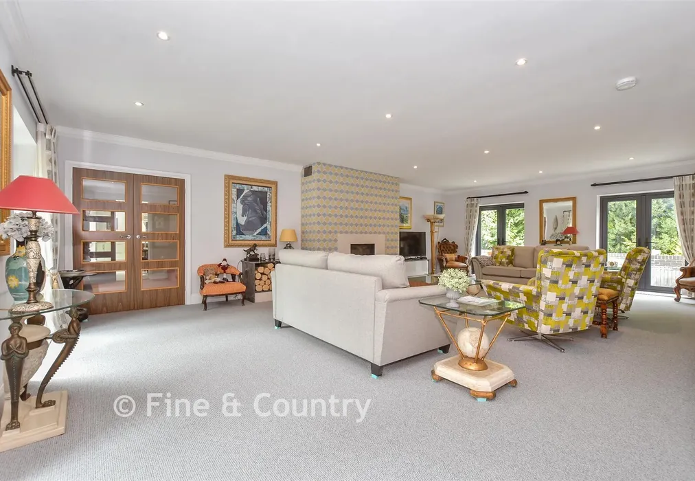 Sitting Room - Hull Place, Sholden, Deal, Kent - Wards of Kent
