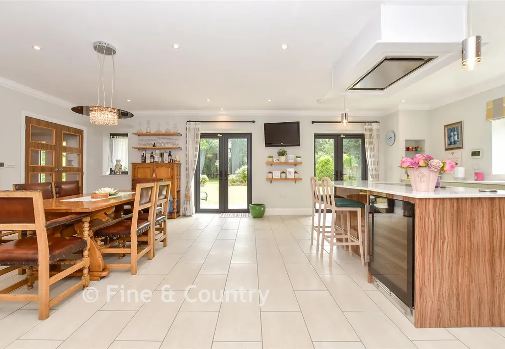 Kitchen/Diner - Hull Place, Sholden, Deal, Kent - Wards of Kent