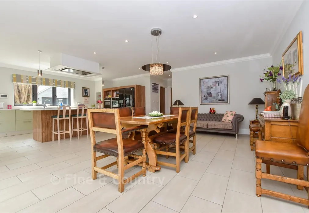 Kitchen/Diner - Hull Place, Sholden, Deal, Kent - Wards of Kent
