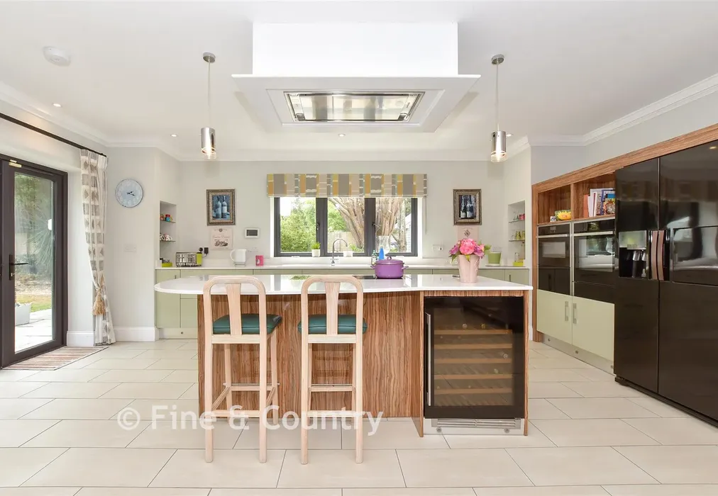 Kitchen/Diner - Hull Place, Sholden, Deal, Kent - Wards of Kent