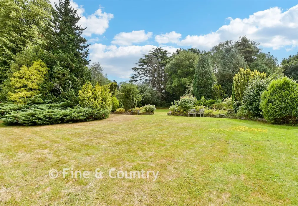 Front Garden - Hull Place, Sholden, Deal, Kent - Wards of Kent