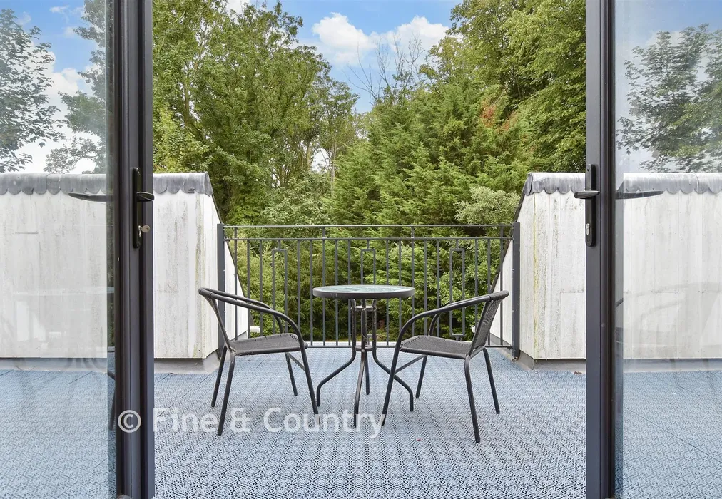 External Lifestyle Photograph - Hull Place, Sholden, Deal, Kent - Wards of Kent