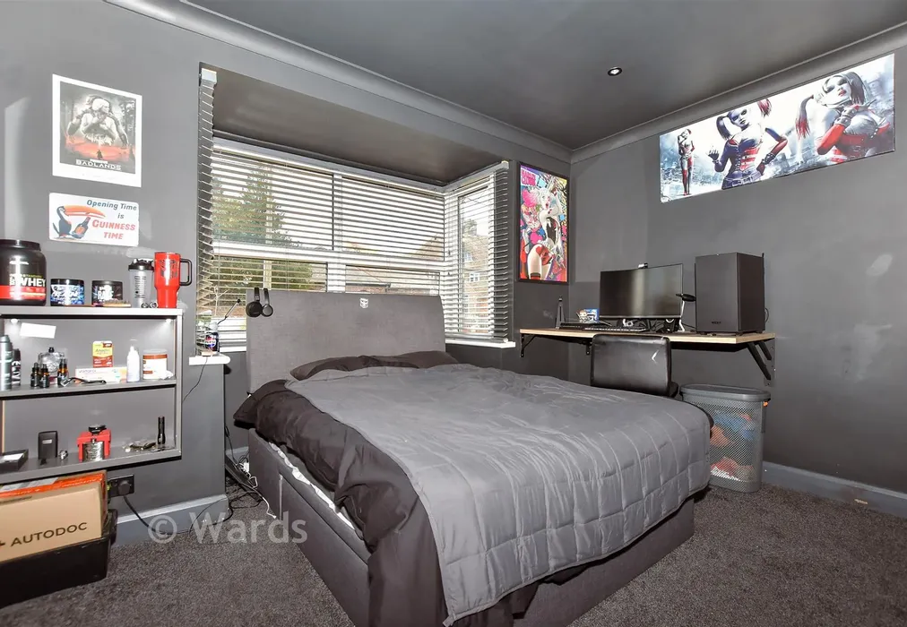 Bedroom 1 - Church Road, New Romney, Kent - Wards of Kent