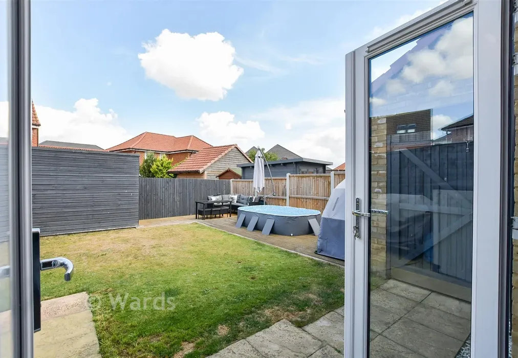 External Lifestyle Photograph - Lamplight Gardens, Aylesham, Canterbury, Kent - Wards of Kent