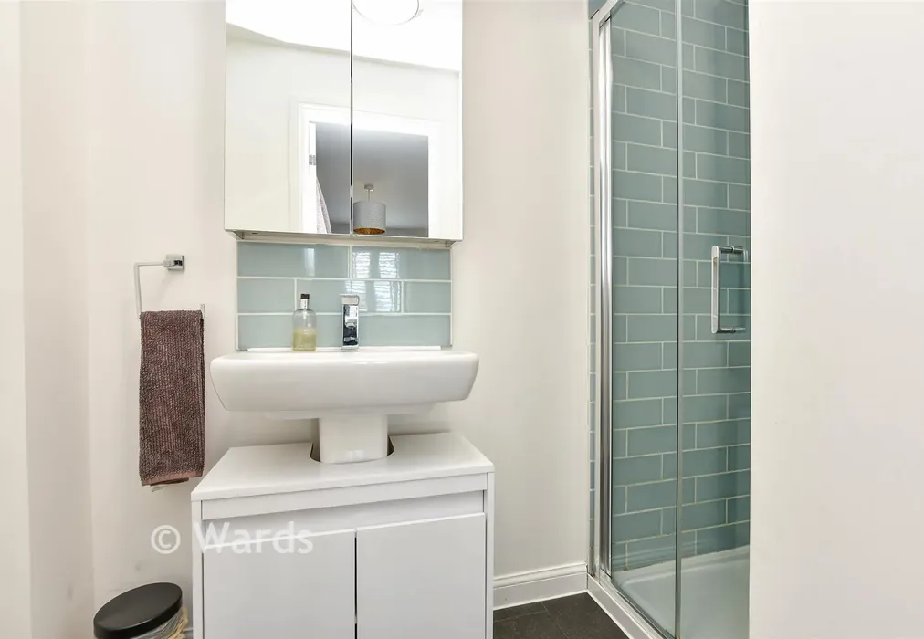 En-Suite Shower Room - Lamplight Gardens, Aylesham, Canterbury, Kent - Wards of Kent