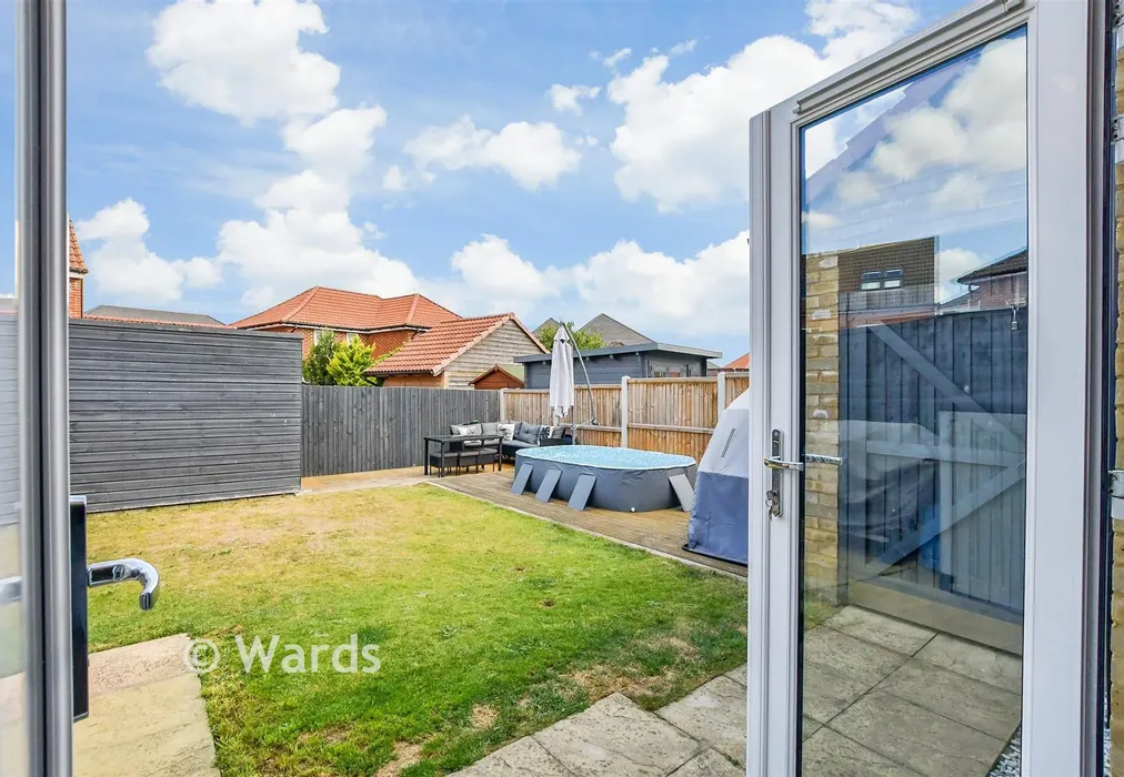 External Lifestyle Photograph - Lamplight Gardens, Aylesham, Canterbury, Kent - Wards of Kent