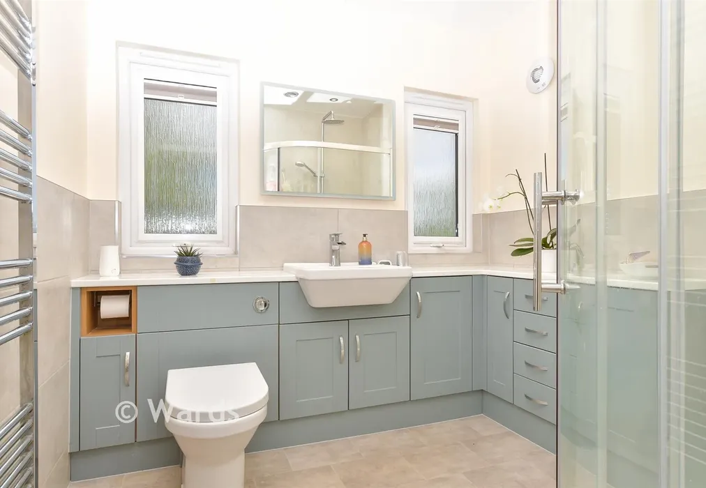 Shower Room - Colyer Road, Northfleet, Gravesend, Kent - Wards of Kent