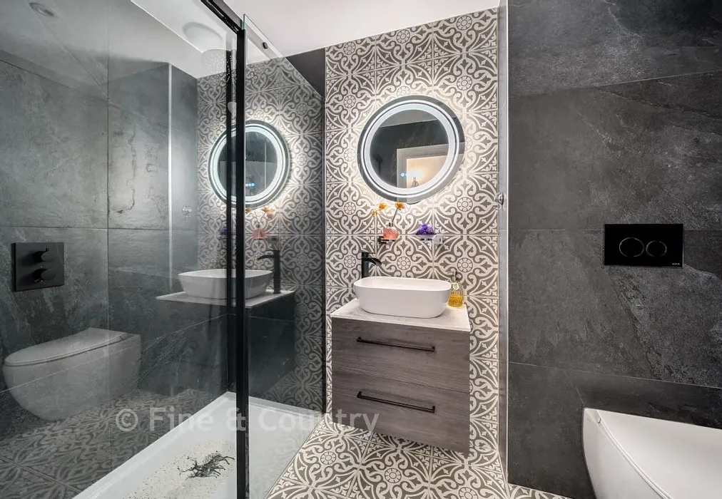 Bathroom - Windmill Hill, Brenchley, Tonbridge, Kent - Wards of Kent