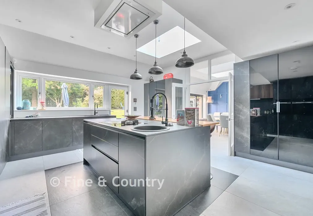Kitchen Breakfast - Windmill Hill, Brenchley, Tonbridge, Kent - Wards of Kent