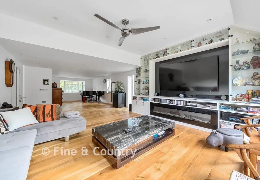 Entertainment Room - Windmill Hill, Brenchley, Tonbridge, Kent - Wards of Kent