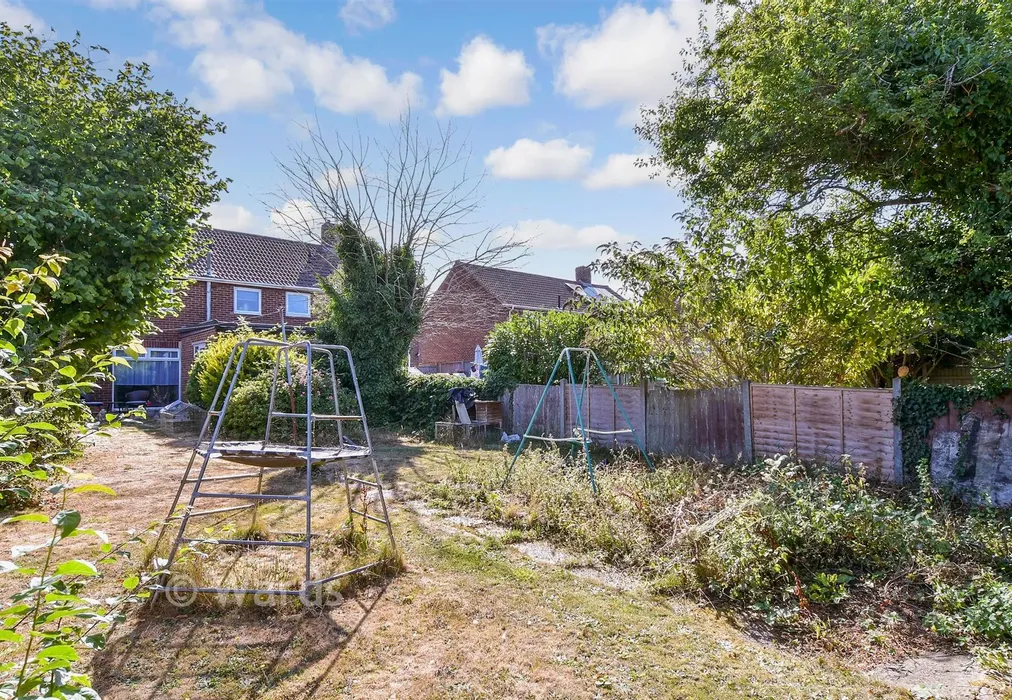 Rear Garden - Miskin Road, Hoo, Rochester, Kent - Wards of Kent