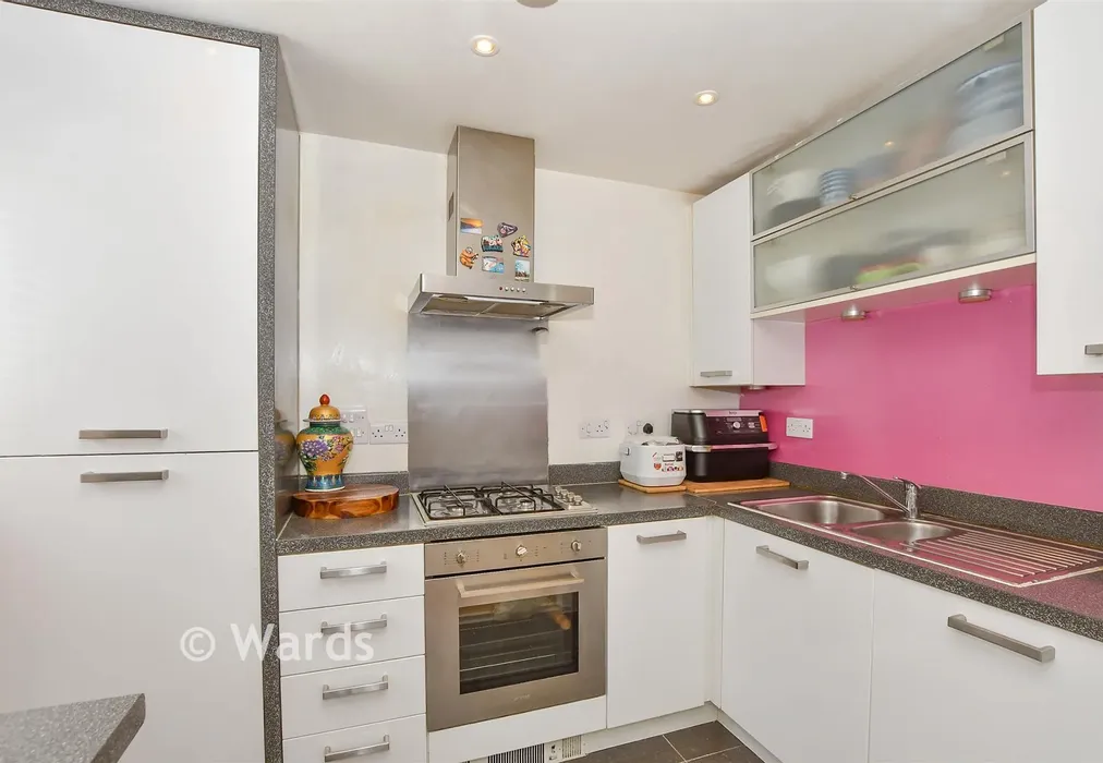 Kitchen - Trinity Way, Maidstone, Kent - Wards of Kent