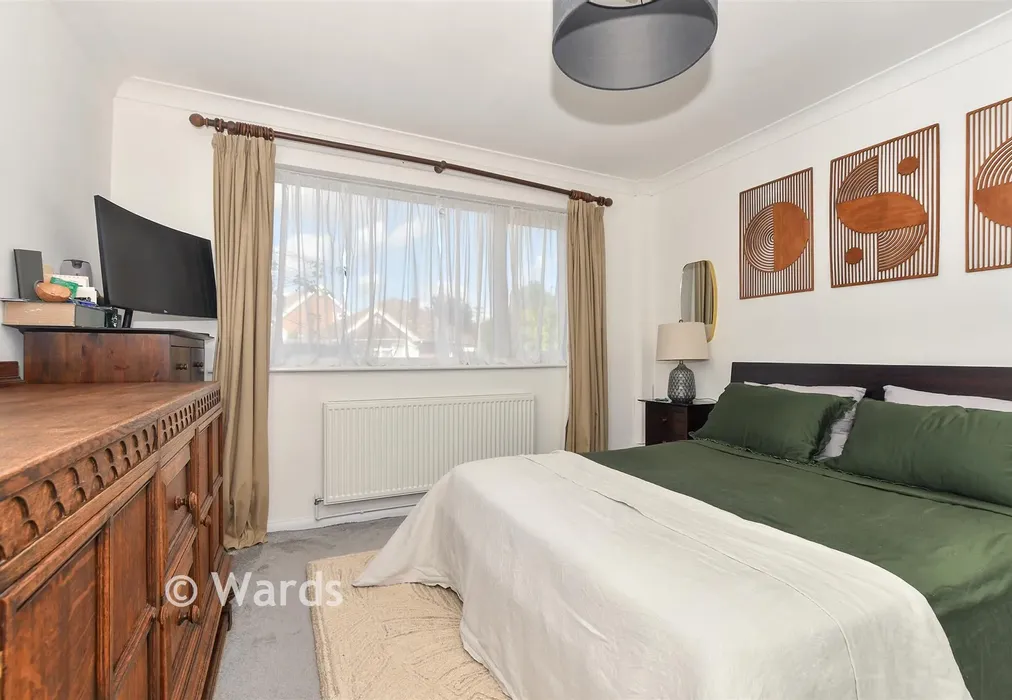Bedroom 1 - Hurst Close, Staplehurst, Tonbridge, Kent - Wards of Kent