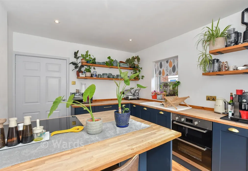 Kitchen - Hurst Close, Staplehurst, Tonbridge, Kent - Wards of Kent