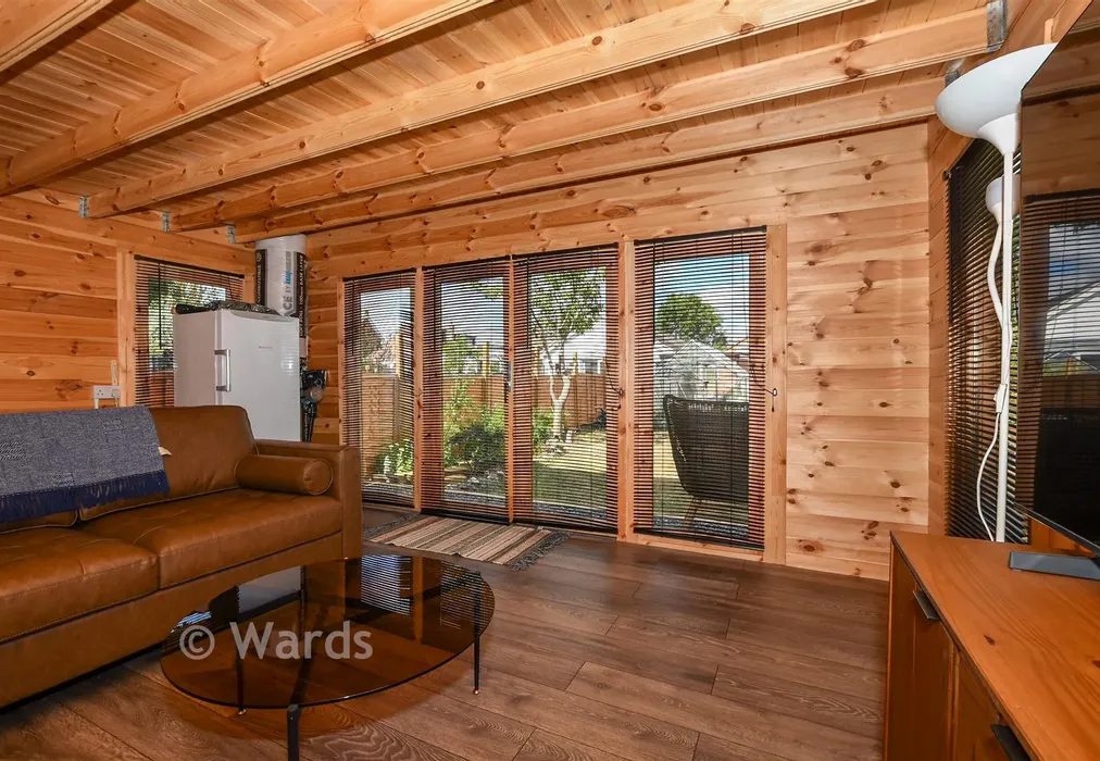 Room - Hurst Close, Staplehurst, Tonbridge, Kent - Wards of Kent