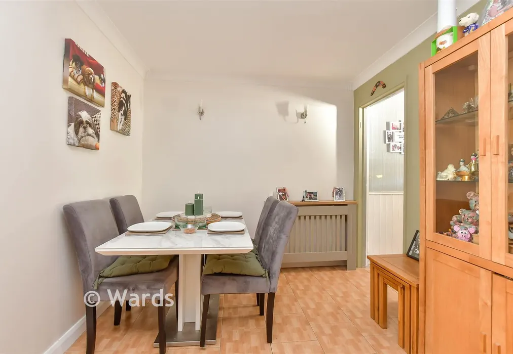 Lounge/Diner - Mayweed Avenue, Weeds Wood, Chatham, Kent - Wards of Kent