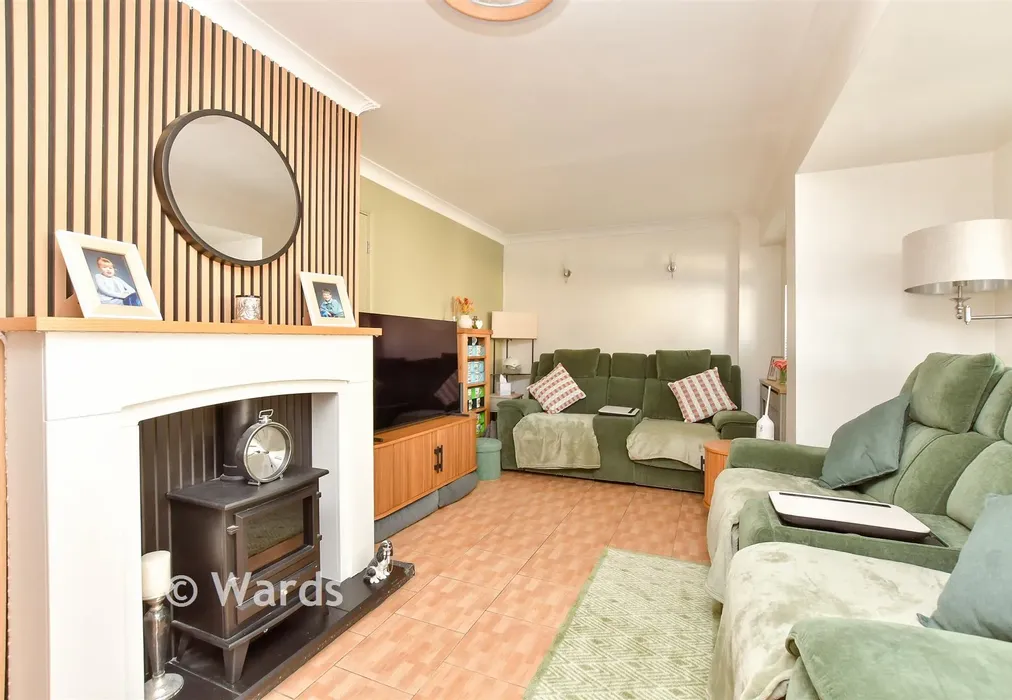 Lounge/Diner - Mayweed Avenue, Weeds Wood, Chatham, Kent - Wards of Kent