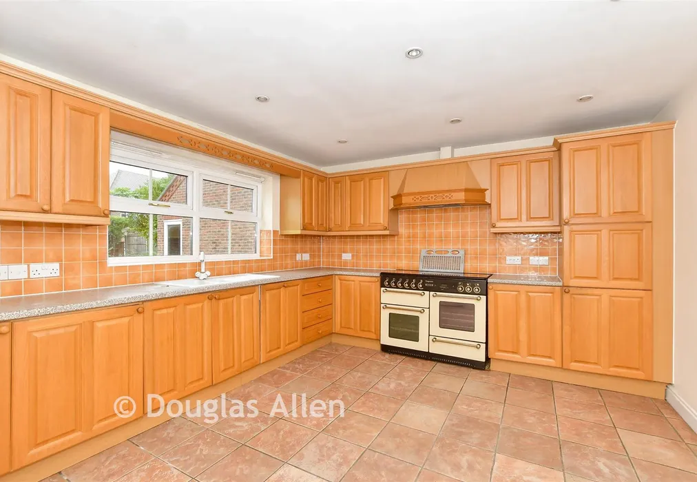 Kitchen - Deer Park Way, Waltham Abbey, Essex - Wards of Kent