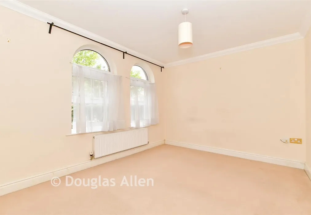 Dining Room - Deer Park Way, Waltham Abbey, Essex - Wards of Kent