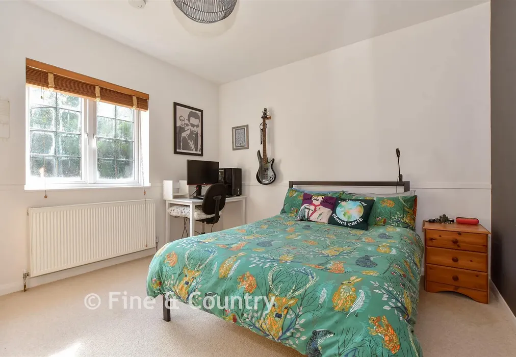 Bedroom 5 - Fishbourne Lane, Fishbourne, Isle of Wight - Wards of Kent
