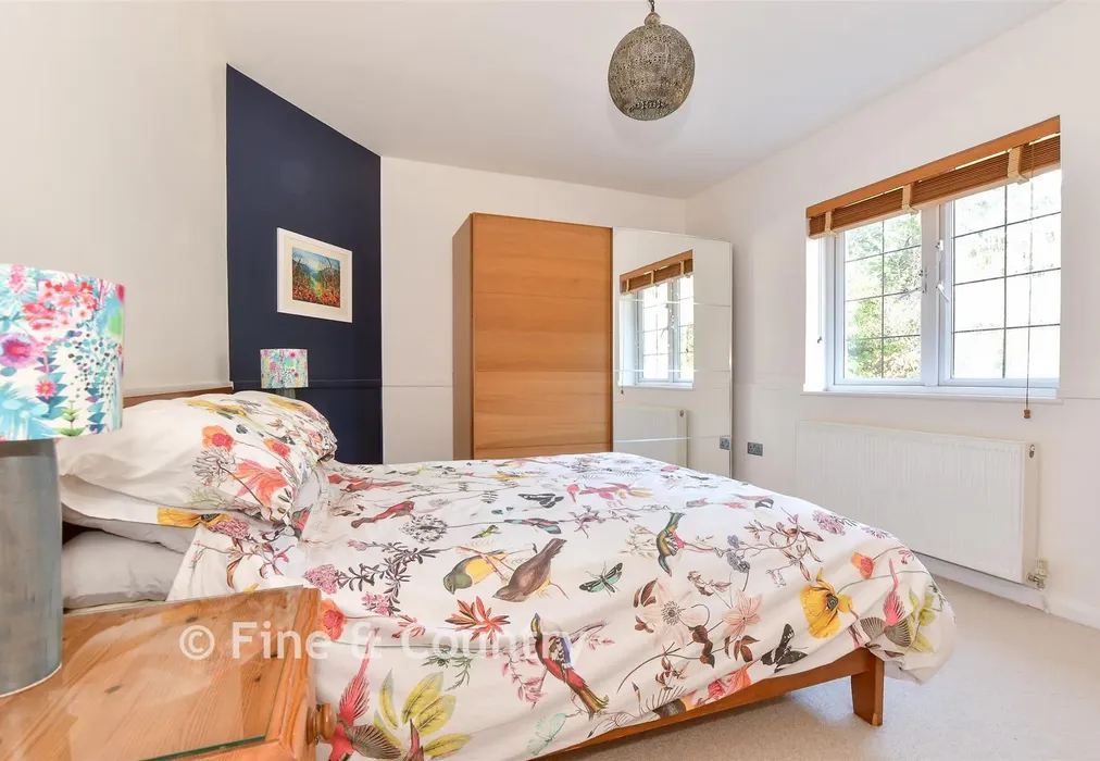 Bedroom 3 - Fishbourne Lane, Fishbourne, Isle of Wight - Wards of Kent