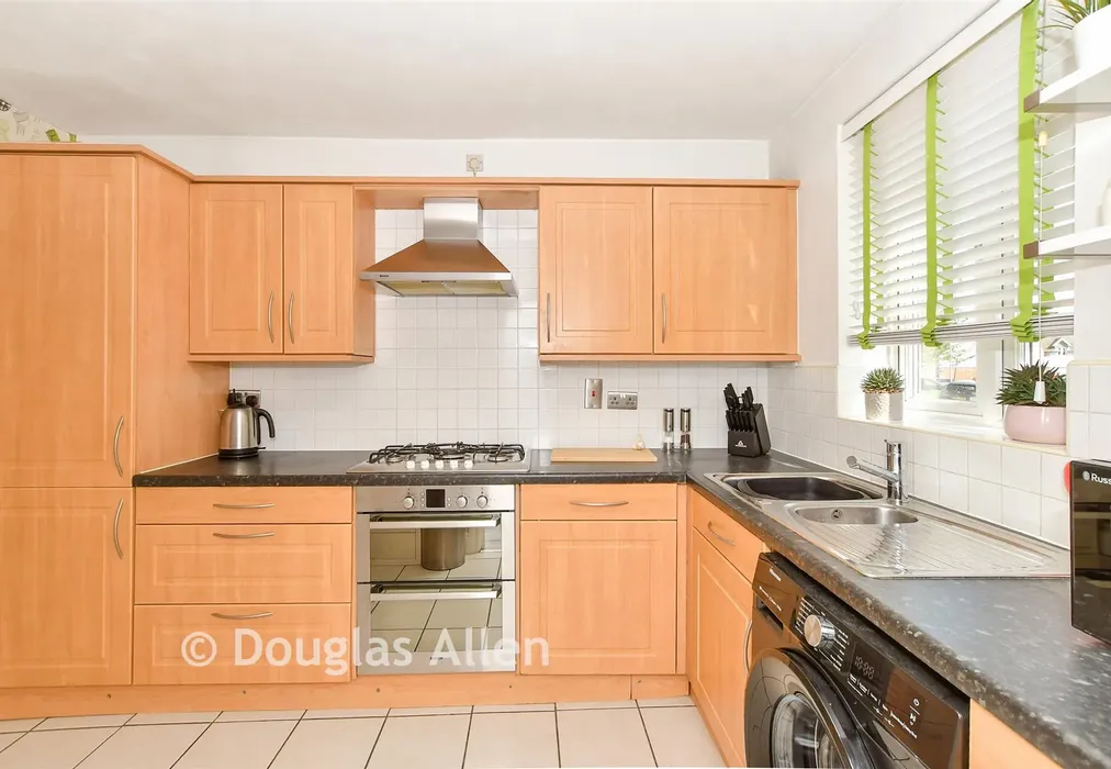 Kitchen - Barbour Green, Wickford, Essex - Wards of Kent