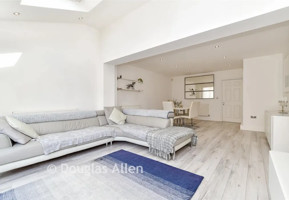 Lounge - Barbour Green, Wickford, Essex - Wards of Kent