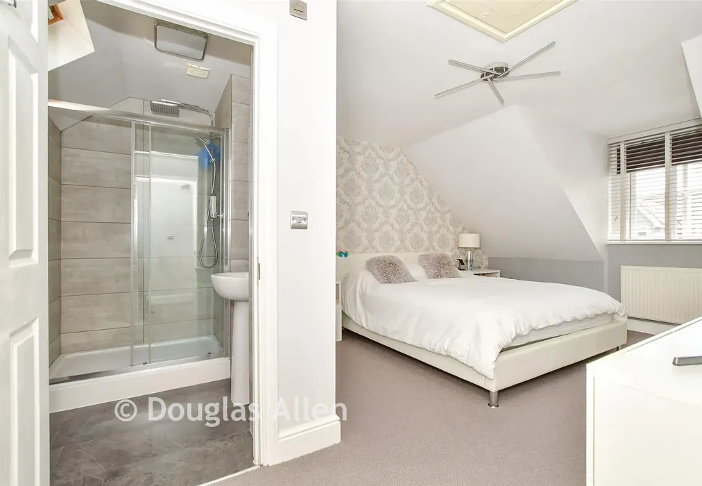 Bedroom 1 - Barbour Green, Wickford, Essex - Wards of Kent