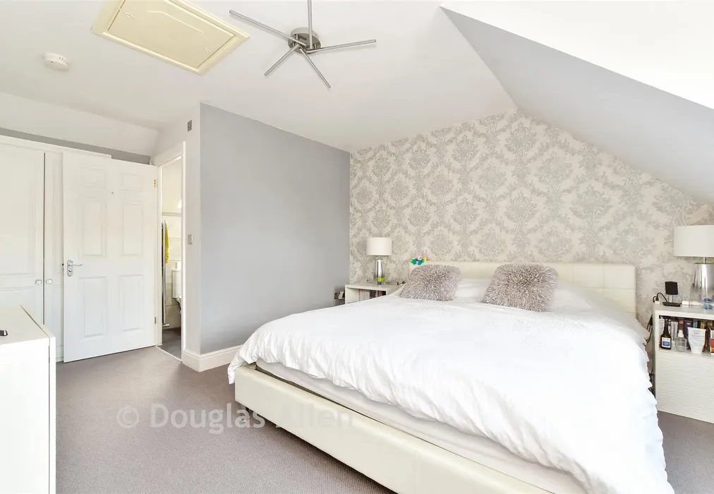 Bedroom 1 - Barbour Green, Wickford, Essex - Wards of Kent