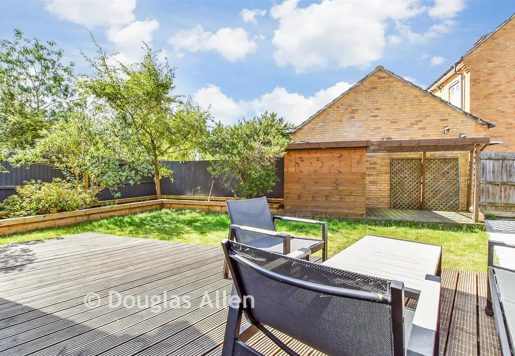 Rear Garden - Barbour Green, Wickford, Essex - Wards of Kent