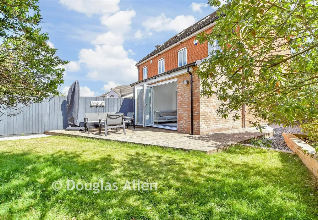 Rear Elevation - Barbour Green, Wickford, Essex - Wards of Kent