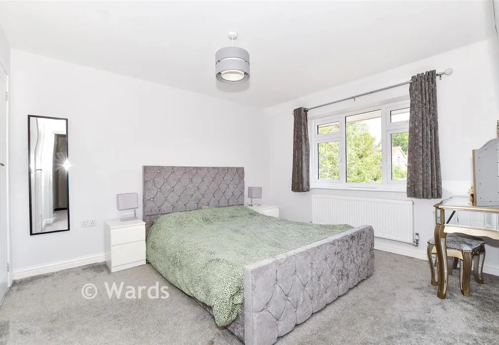 Bedroom 1 - Troys Mead, Hollingbourne, Maidstone, Kent - Wards of Kent