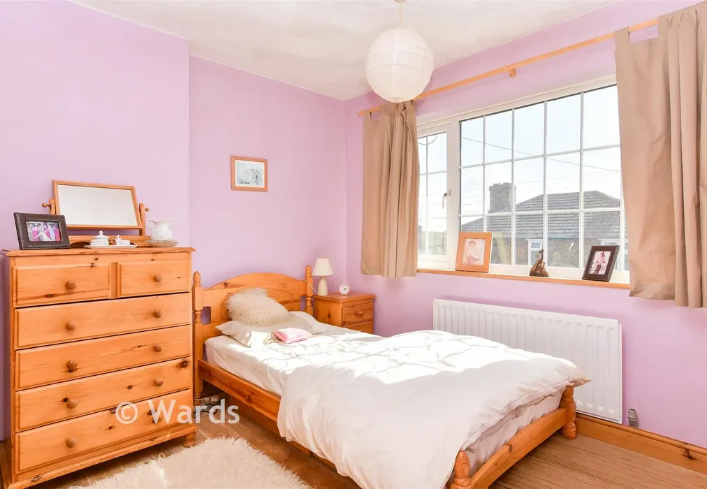 Bedroom 1 - Marsh Lane, Cliffe, Rochester, Kent - Wards of Kent