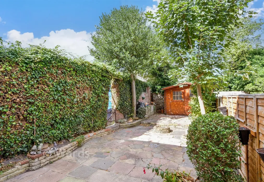 Rear Garden - Marsh Lane, Cliffe, Rochester, Kent - Wards of Kent