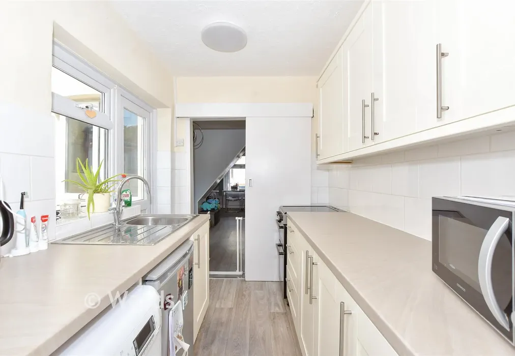 Kitchen - Devonshire Road, Dover, Kent - Wards of Kent