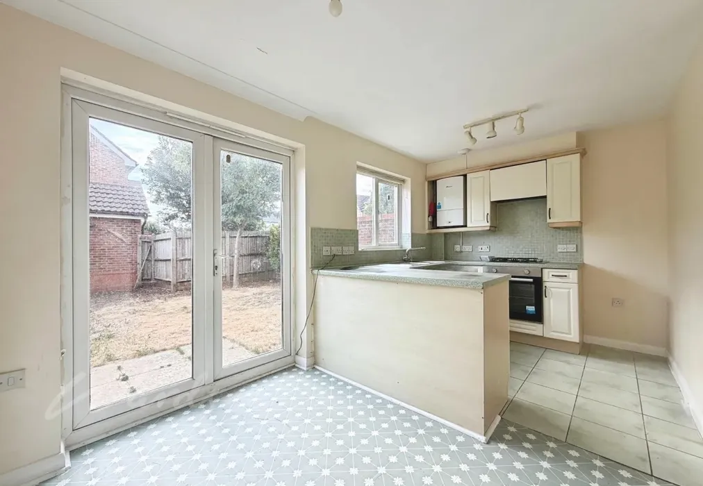Kitchen-Diner - Melrose Avenue Dartford DA1 - Wards of Kent