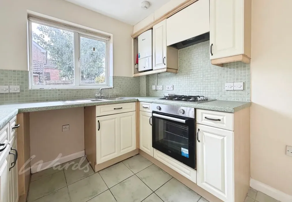 Kitchen - Melrose Avenue Dartford DA1 - Wards of Kent