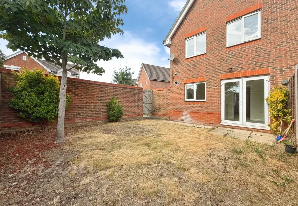 Garden - Melrose Avenue Dartford DA1 - Wards of Kent