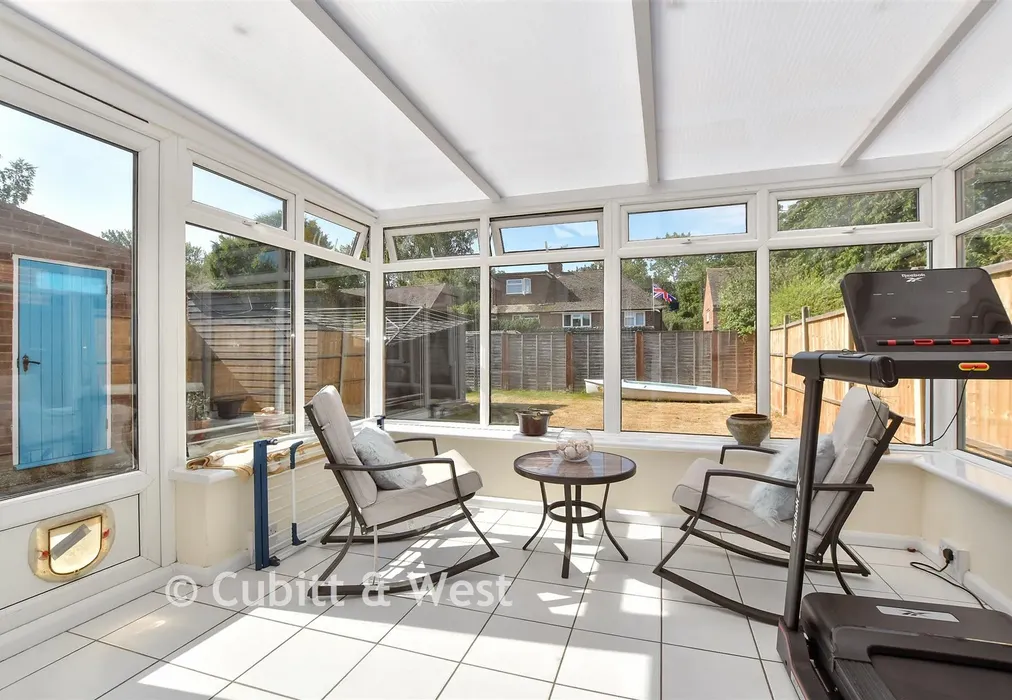 Conservatory - Crescent Way, Horley, Surrey - Wards of Kent