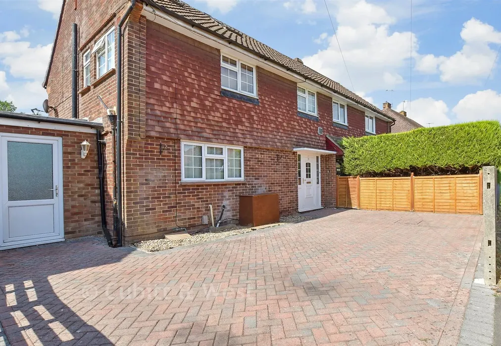 Driveway/Parking - Crescent Way, Horley, Surrey - Wards of Kent